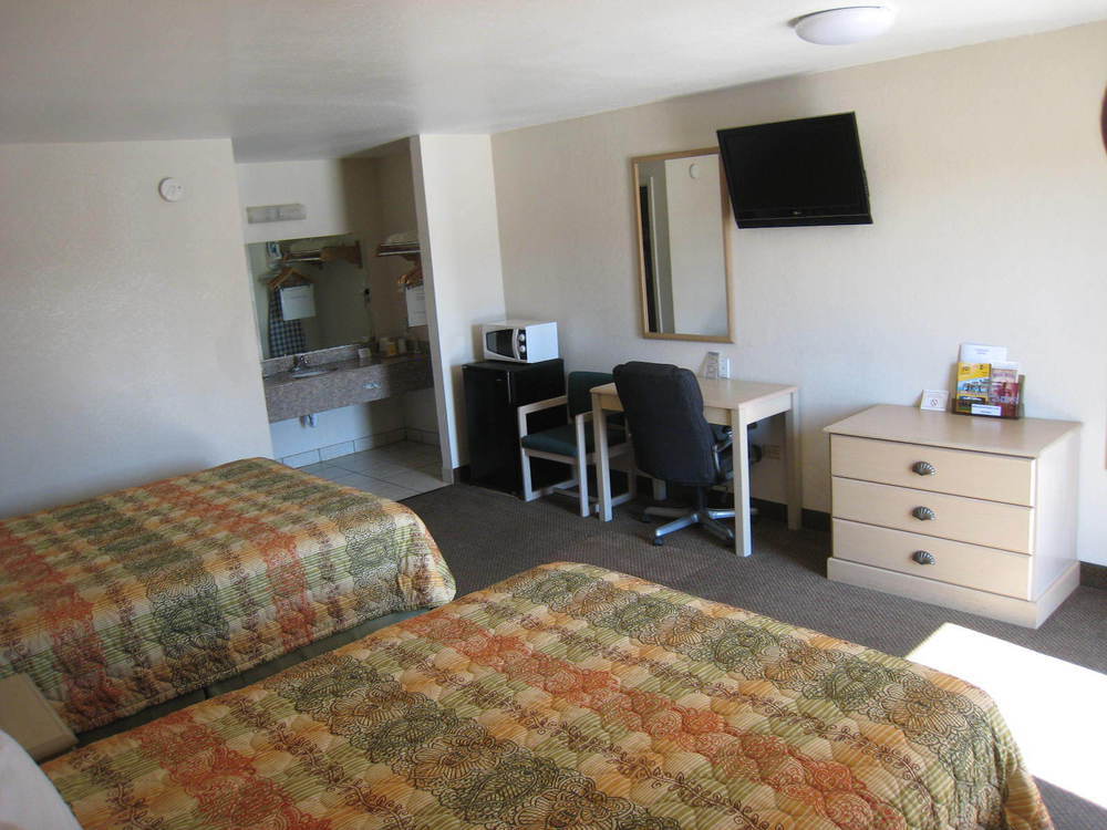 Executive Inn Pearsall Стая снимка