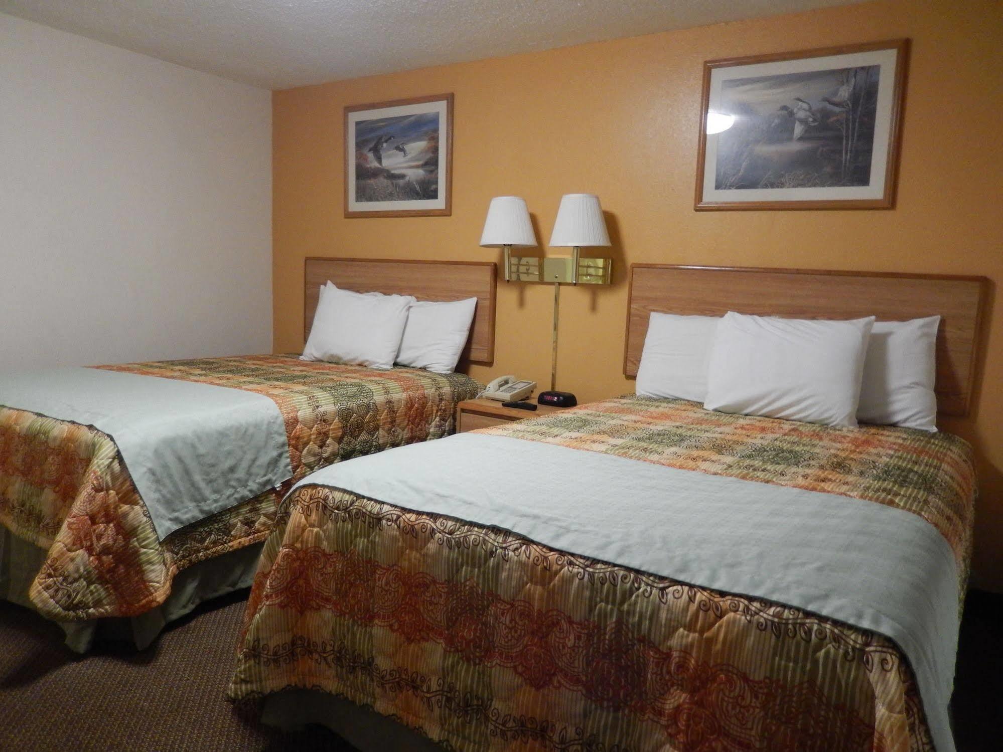 Executive Inn Pearsall Екстериор снимка