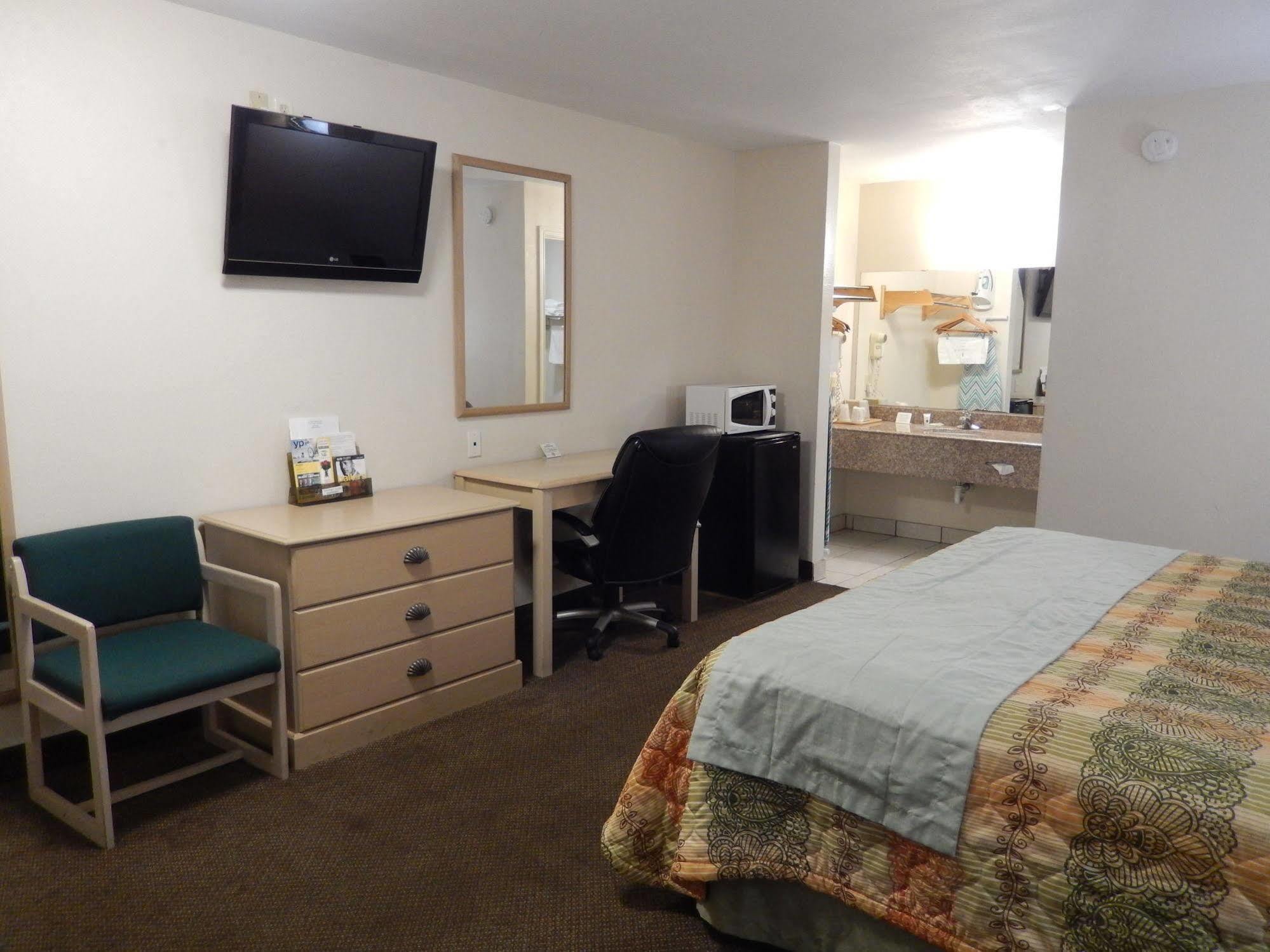Executive Inn Pearsall Екстериор снимка