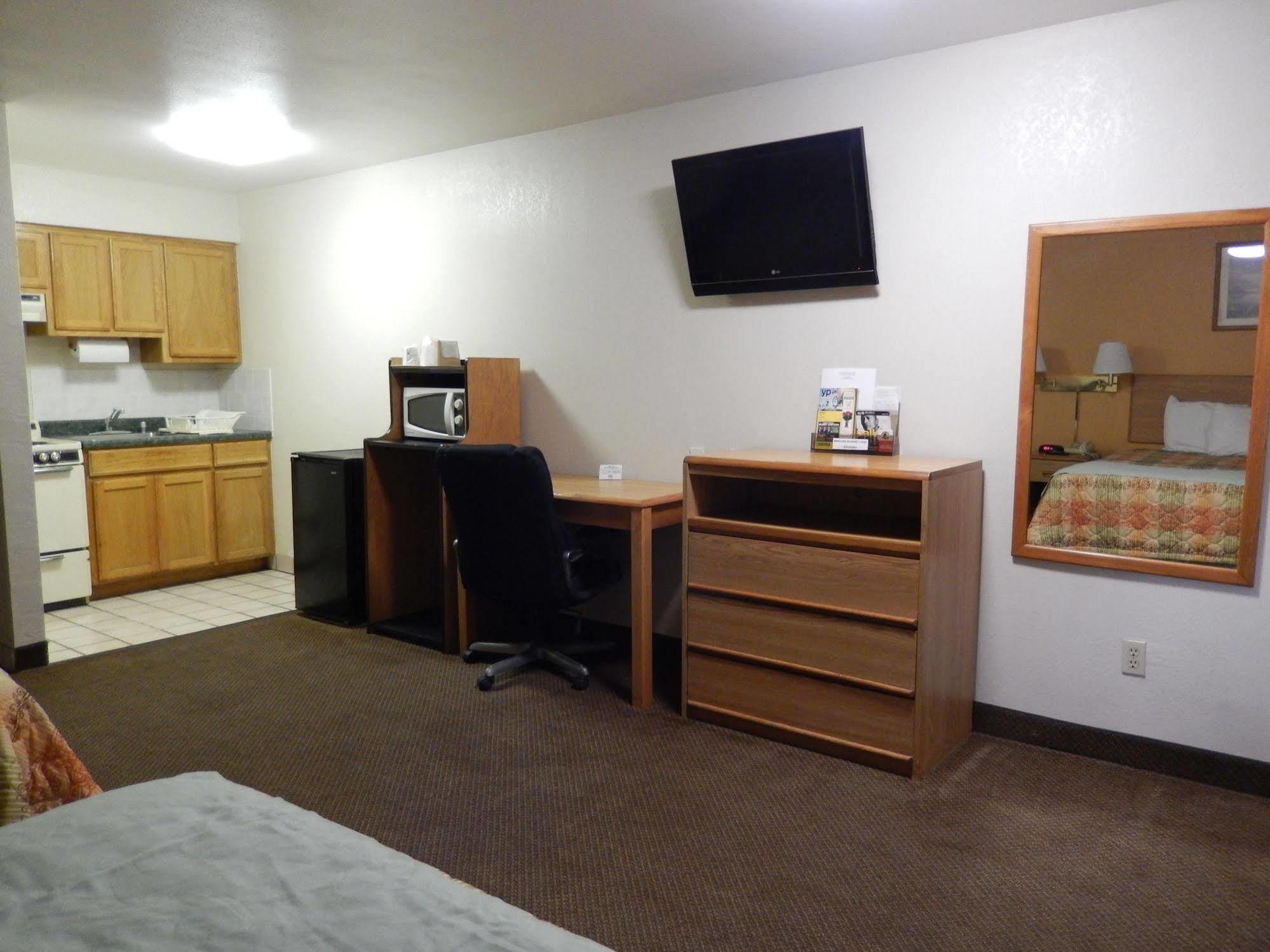 Executive Inn Pearsall Екстериор снимка