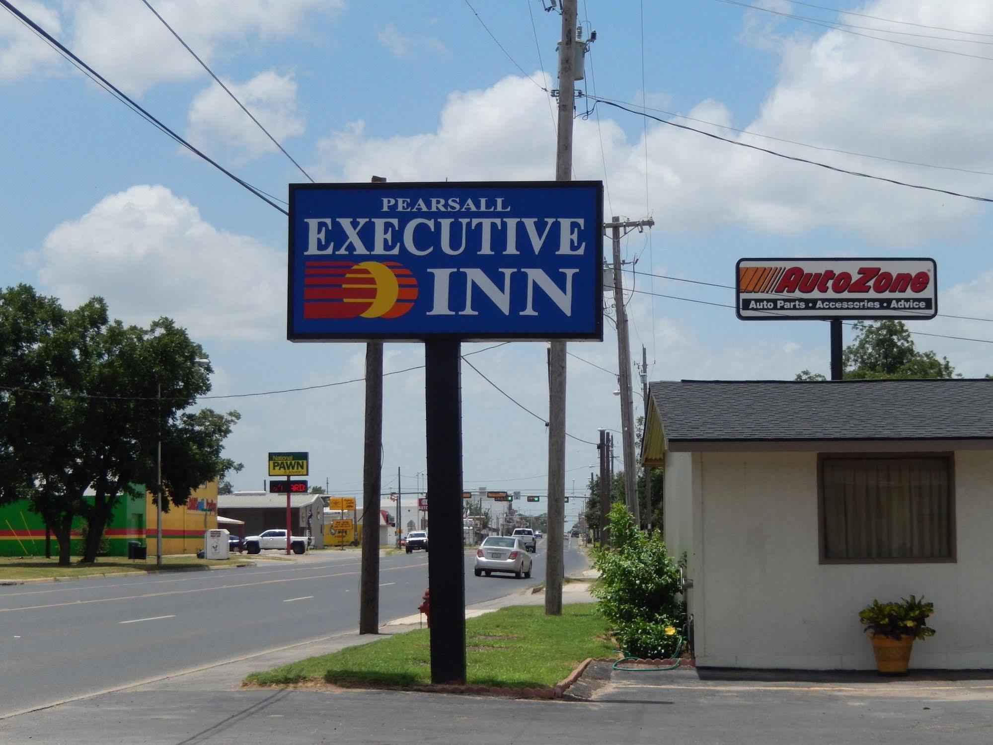 Executive Inn Pearsall Екстериор снимка