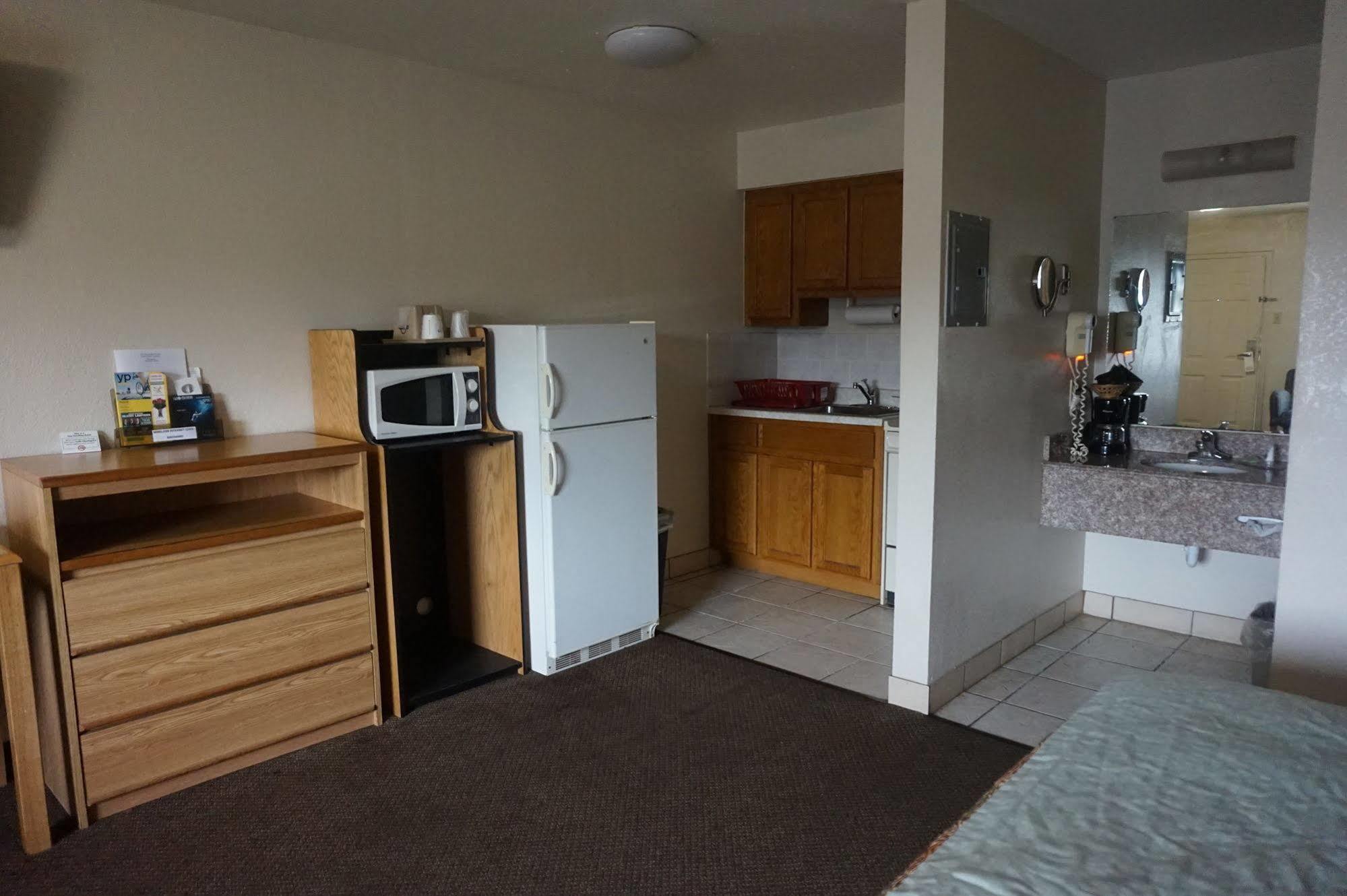 Executive Inn Pearsall Екстериор снимка